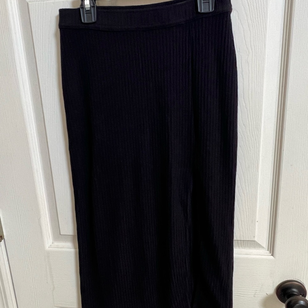 Abercrombie & Fitch Black ribbed Pencil Skirt with split, 90’s vibes Size XS